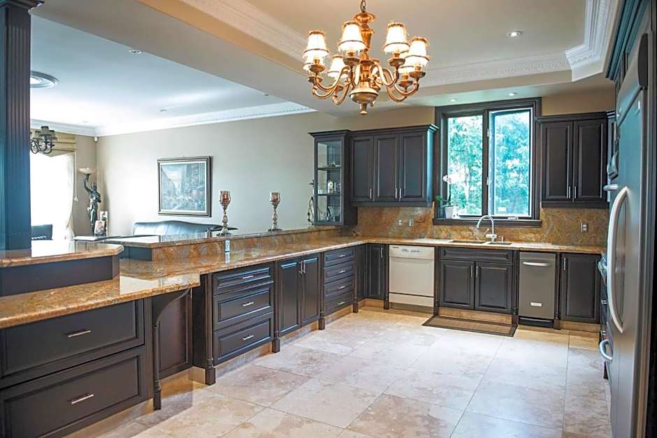 JstLikeHome - Luxury Mansion & Guesthouse