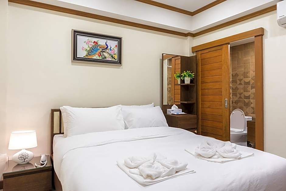 Suthep Home & Hostel