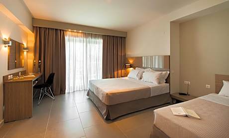 SUPERIOR ROOM GARDEN VIEW