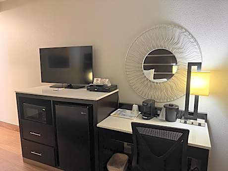 Deluxe King Room  with Spa Bath- Smoking