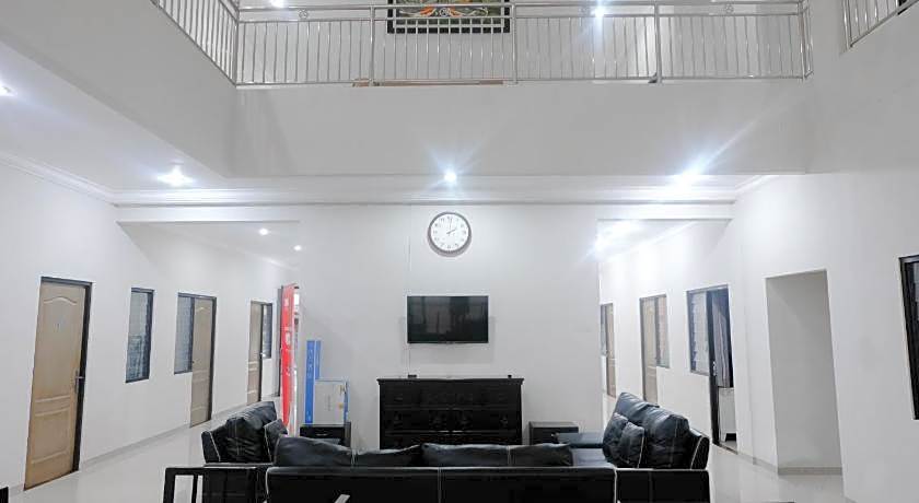 RedDoorz near Cyber Mall