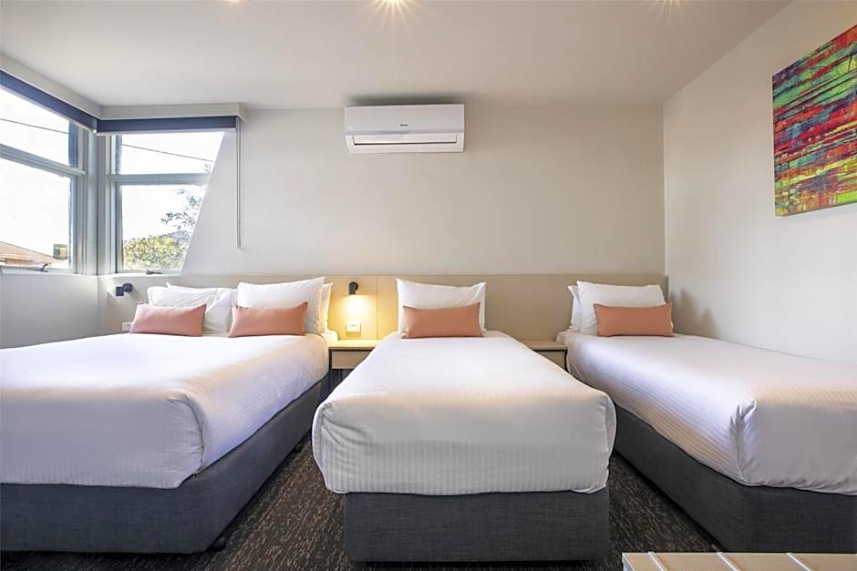 Nightcap at Glengala Hotel