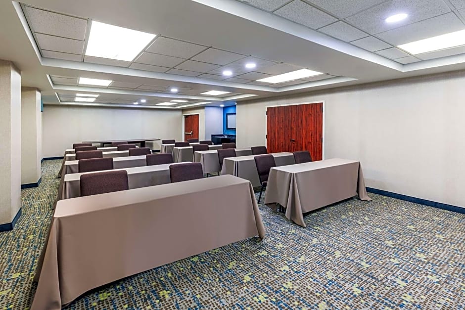 Hampton Inn By Hilton And Suites Tulsa-Woodland Hills