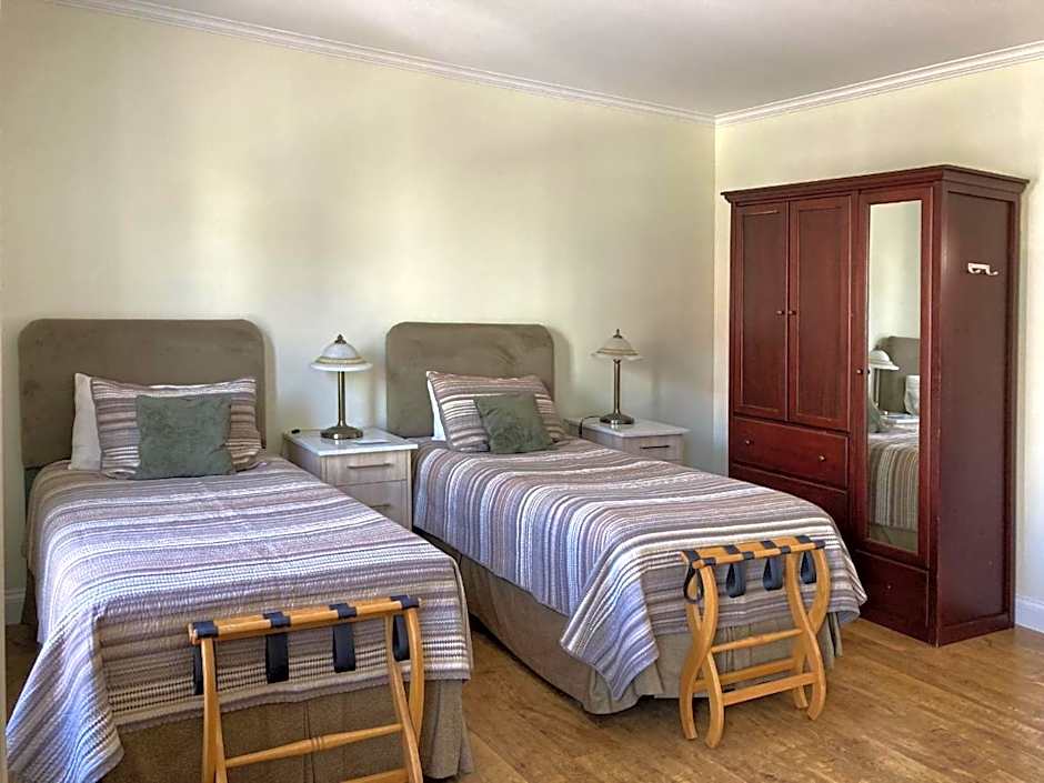 Lunenburg Arms Hotel