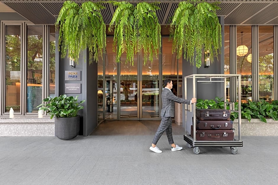 Madi Paidi Bangkok, Autograph Collection