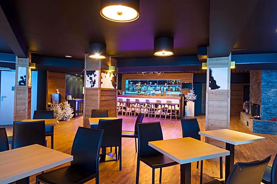 SOWELL COLLECTION Marmotel