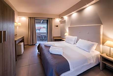 Double Room with Pool View