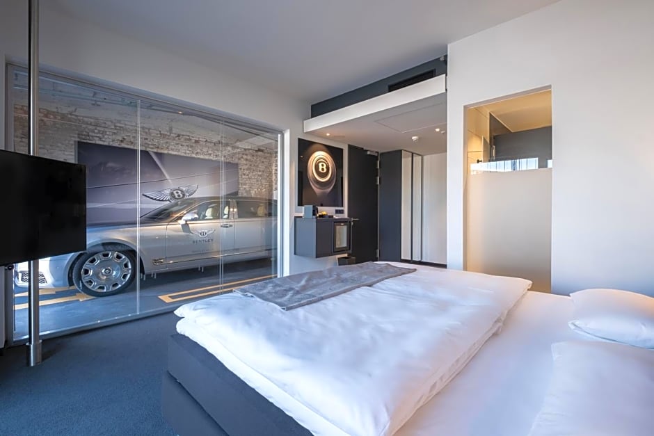 V8 Hotel Köln at MOTORWORLD