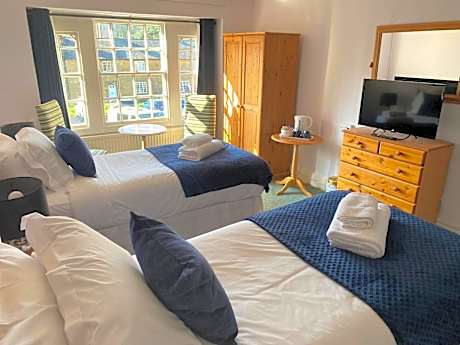 Twin Room with Private Bathroom