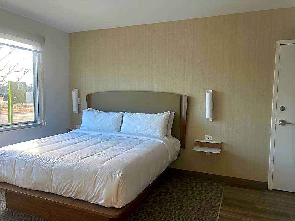 Zdjęcie 1 z 9 — 1 King Bed