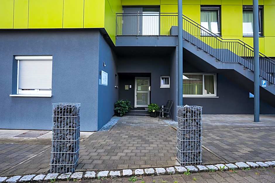 B&B Outlet Hotel - Metzingen - Bad Urach - Free Parking