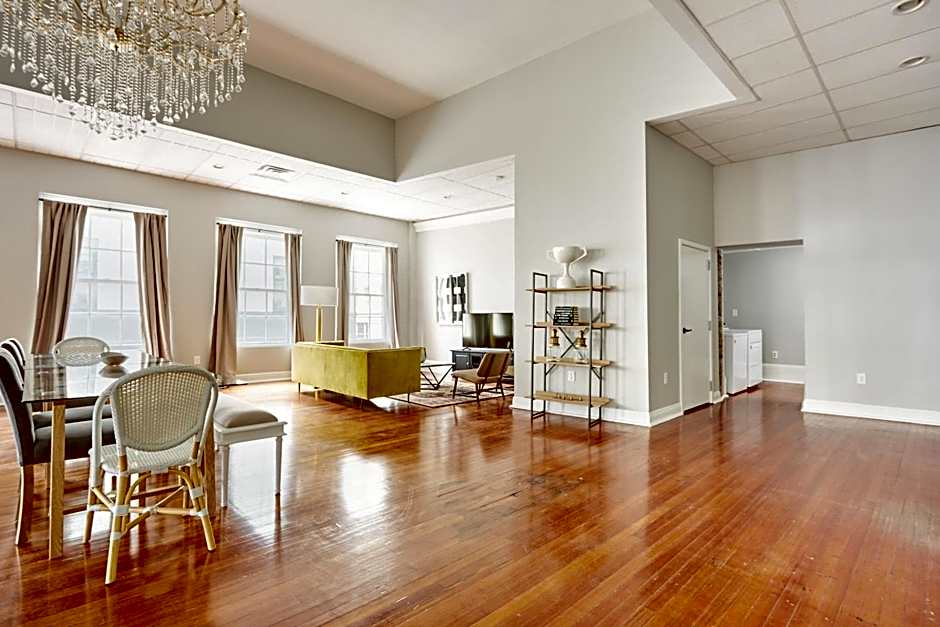 Sonder Baronne Manor