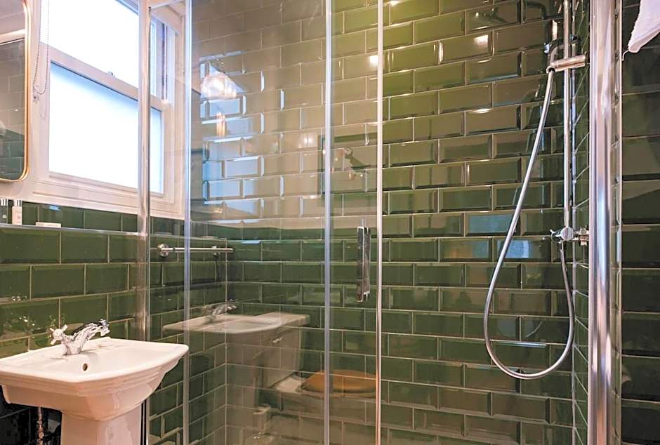 Fisherman's Haunt Hotel