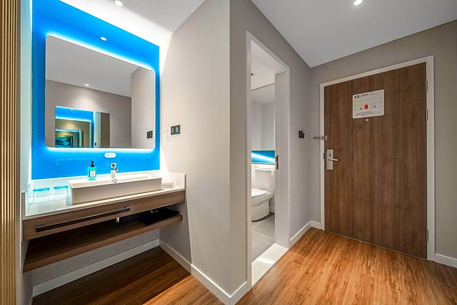 Holiday Inn Express Rongcheng Science and Technolo By IHG