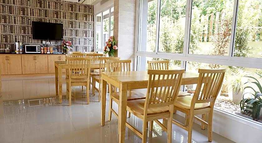 Chompu Nakarin Apartment