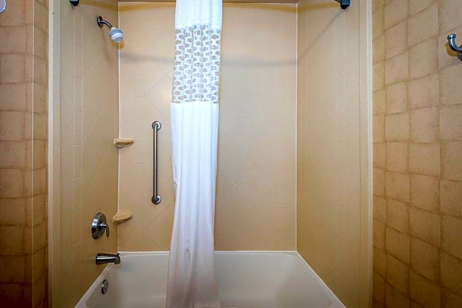 Hampton Inn By Hilton Enterprise