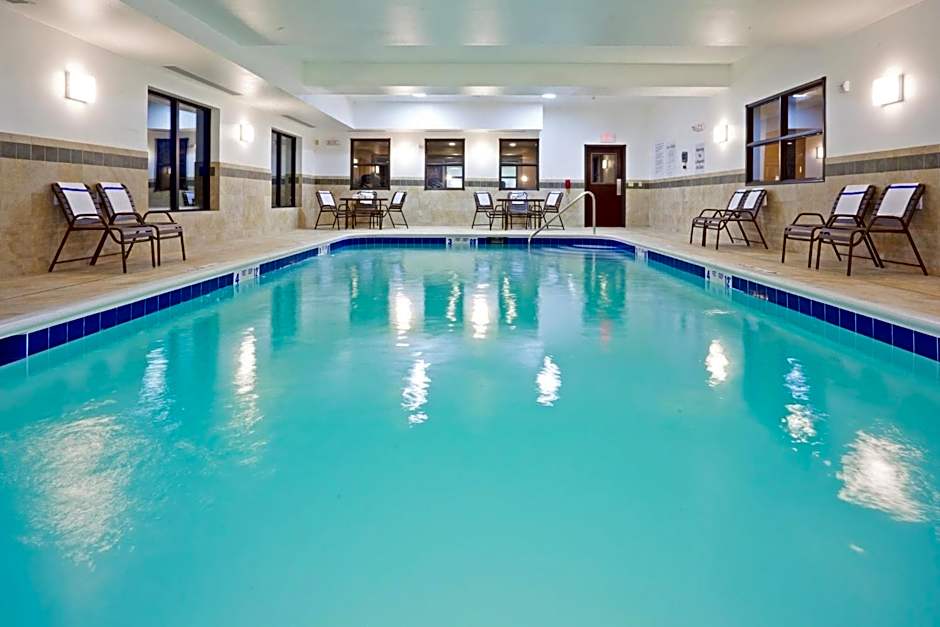 Holiday Inn Express & Suites Syracuse North - Airport Area by IHG