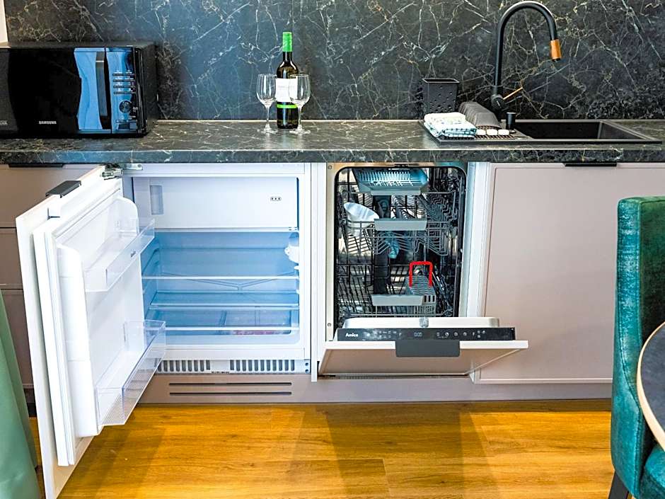 Aparthotel Green Concrete - Free Beach Bus