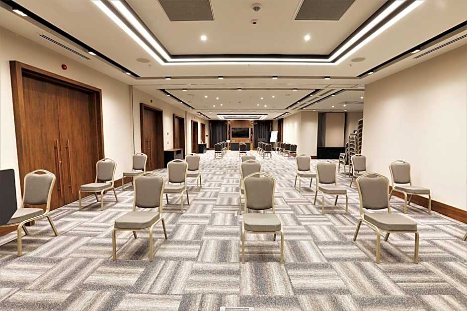 Limak Skopje Luxury Hotel