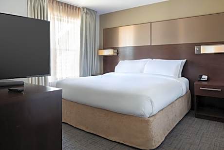 King Studio Suite with Sofa Bed - Hearing Accessible