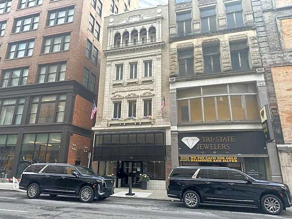 The Historic Lyric Presidential Suite