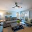456 Embarcadero Inn & Suites