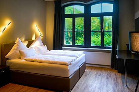 King Suite with Spa Bath