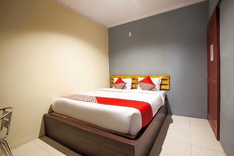 OYO 990 Stadion Residence Syariah