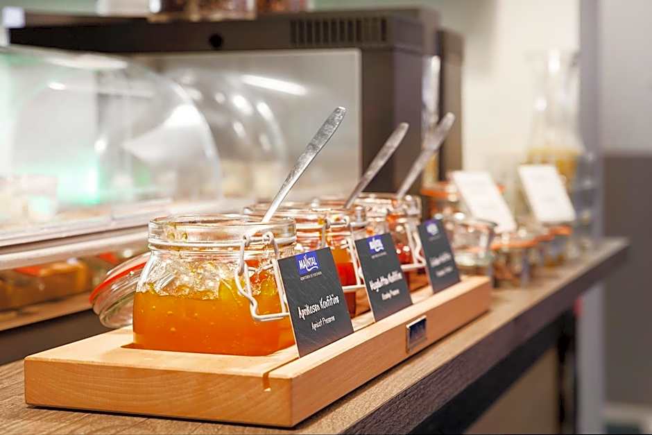 Five Reasons Hostel & Hotel