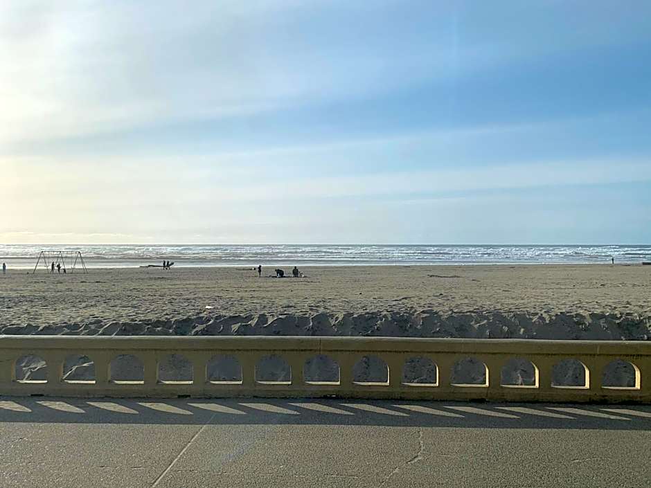 The Ocean Front at Seaside