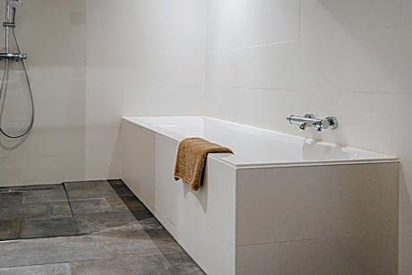 Deluxe Double Room with Bath