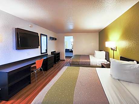 2 Full Beds | Non-Smoking, Kitchen