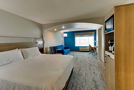 Suite Accessible King Size Bed