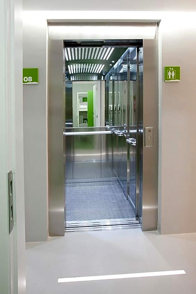 Sant Jordi Hostels Gracia