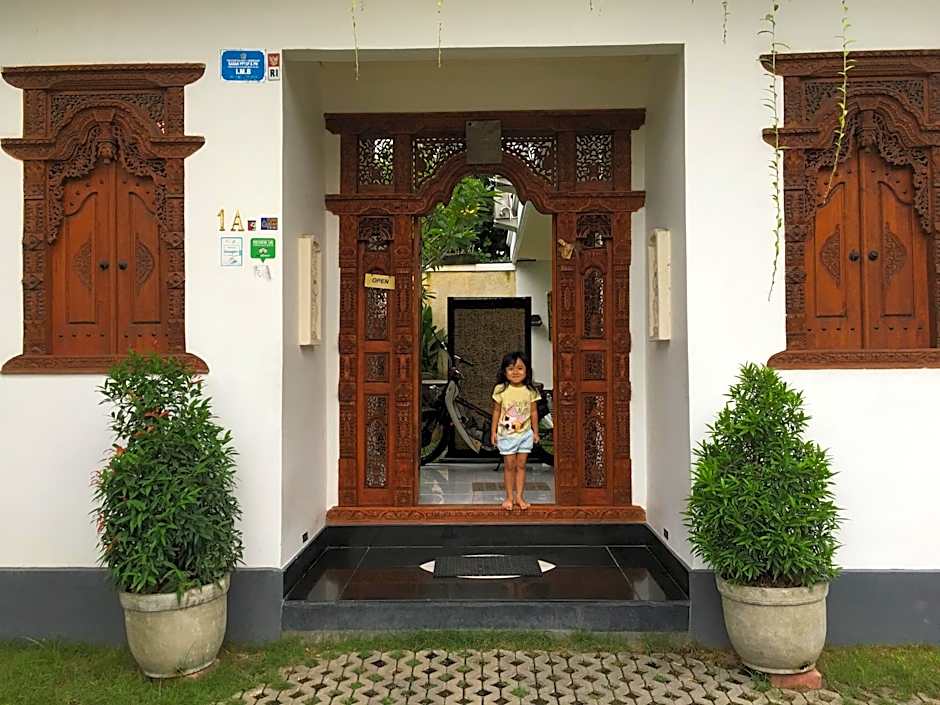Sugiras Living Guest House