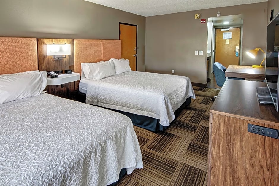 Photo 1 of 4 of 2 Queen Beds, Hearing/Mobility Accessible, Bathtub