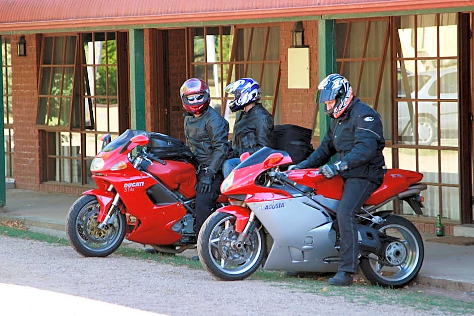The Harrietville Snowline Hotel