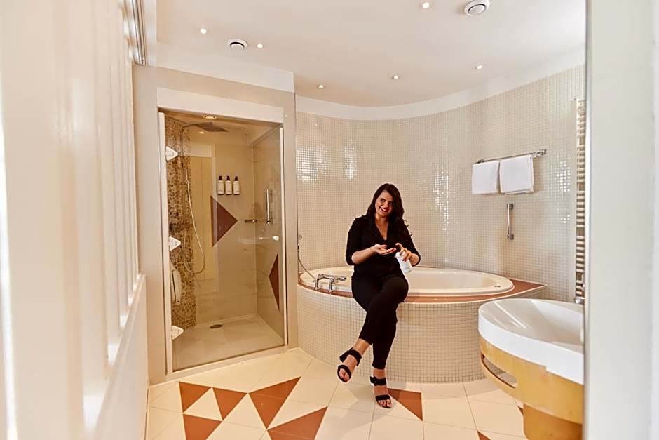 De Zon Hotel & Restaurant by Flow