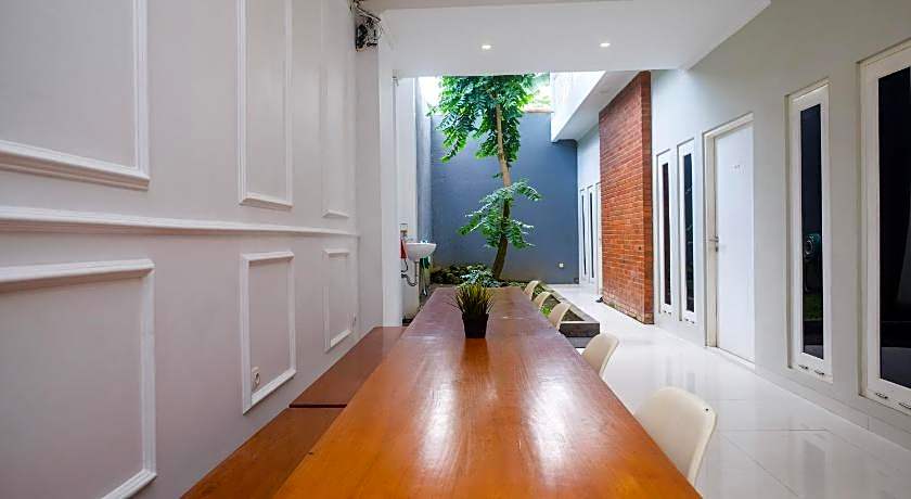 Urbanview Stay H jakal by RedDoorz – Sleman, MN