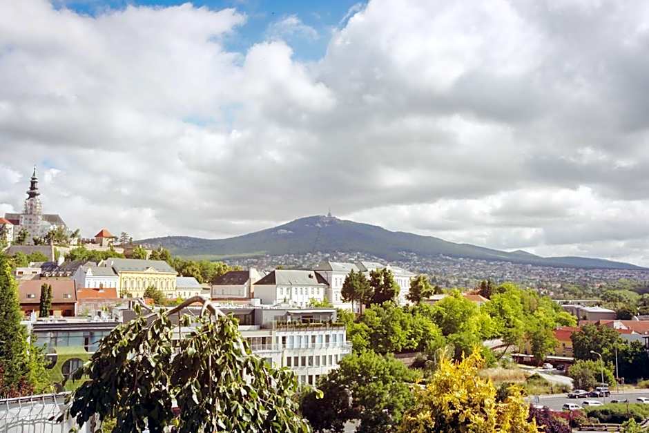 City Hotel Nitra with free parking