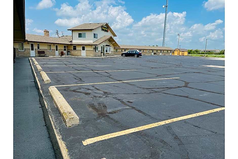 Budget Inn By OYO Toledo Perrysburg I-280