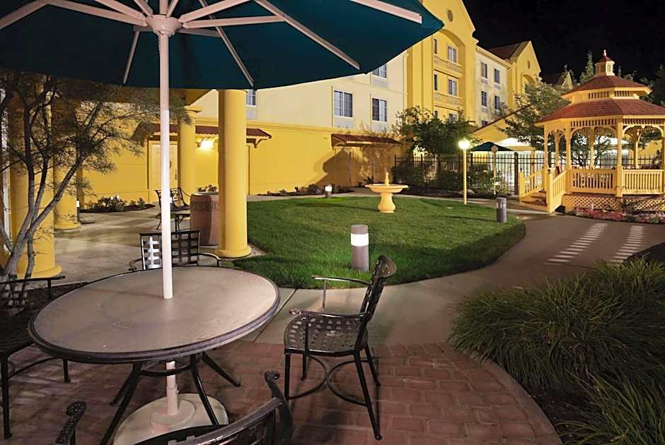 La Quinta Inn & Suites by Wyndham Salt Lake City Airport