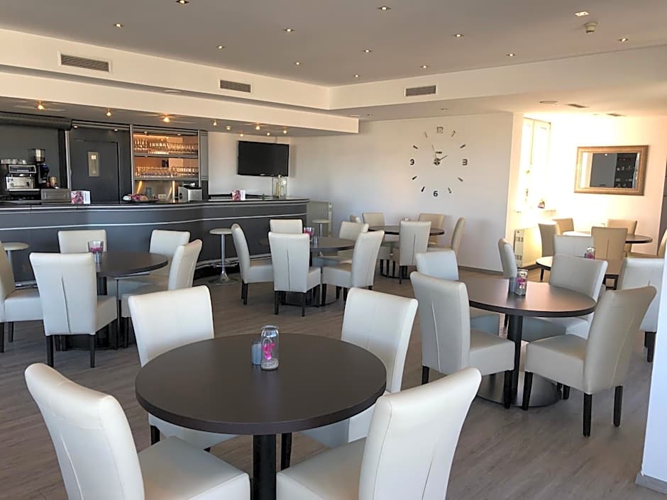 Skycity Hotel Atrigon