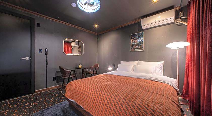 Shourin Hotel Cheonan by Aank