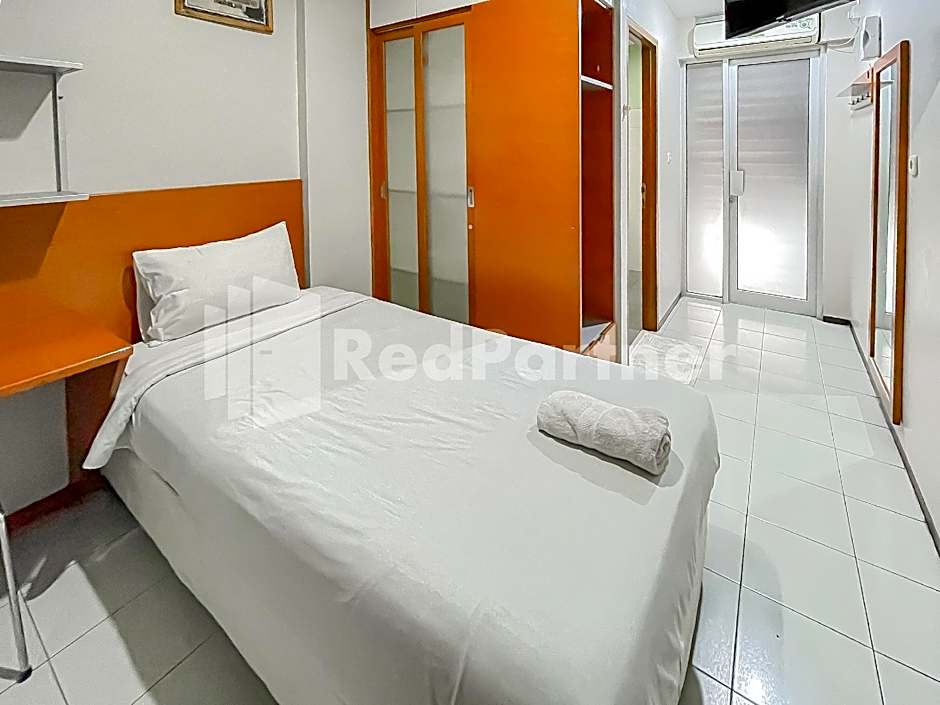 Sang Surya GuestHouse Syariah Near RS Hasan Sadikin Mitra RedDoorz