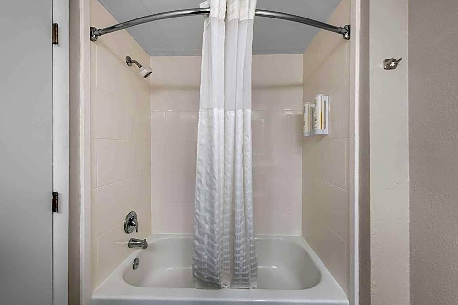 Clarion Pointe Apex - Holly Springs