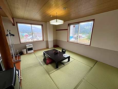 Japanese-Style Quadruple Room