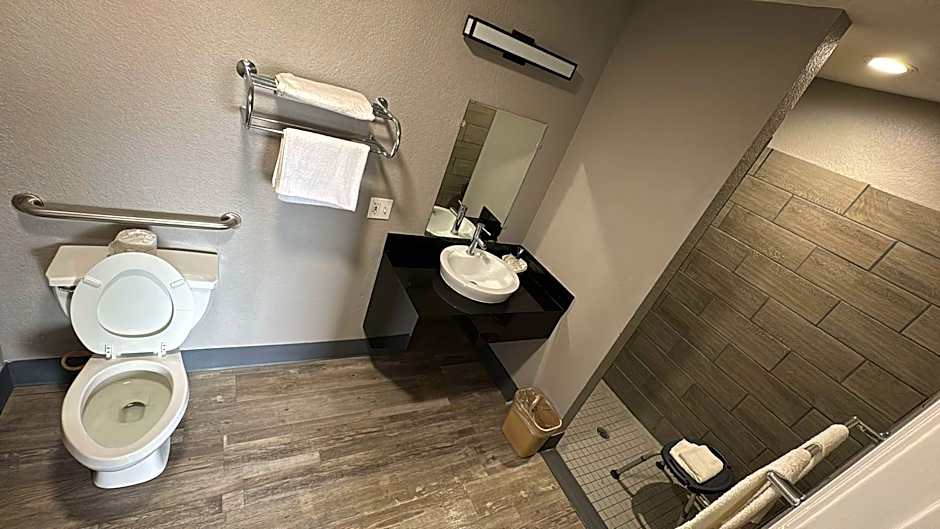 Motel 6 Topeka, KS - Northwest