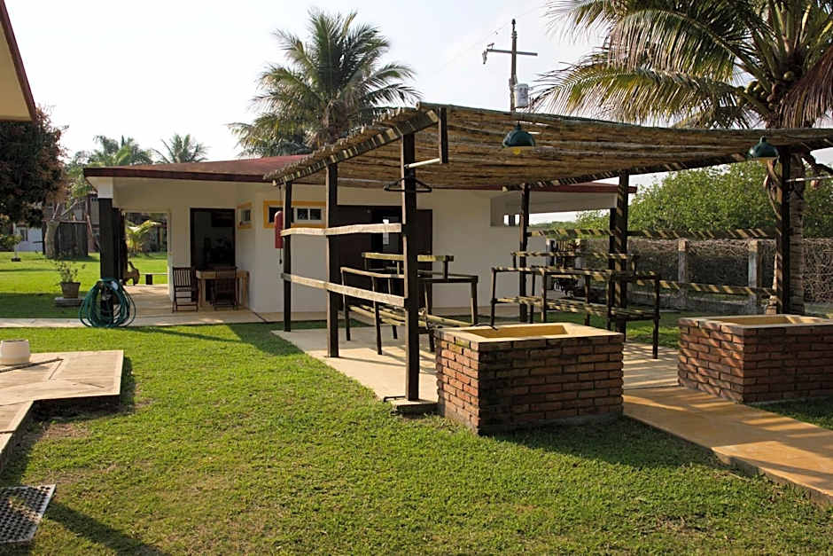 Puerto Lobos Dive camp