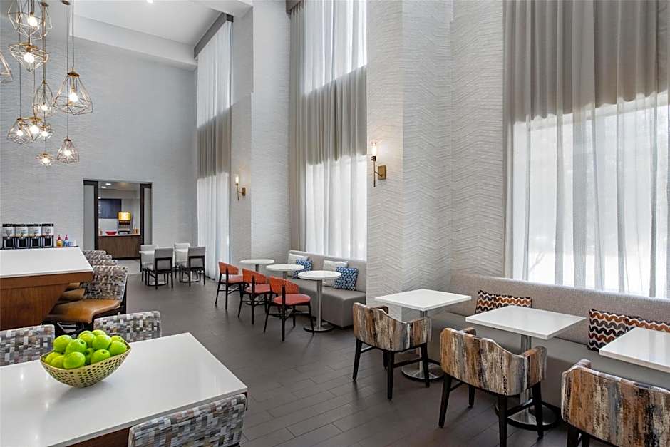 Hampton Inn By Hilton & Suites Dallas-Arlington North-Entertainment Dist.